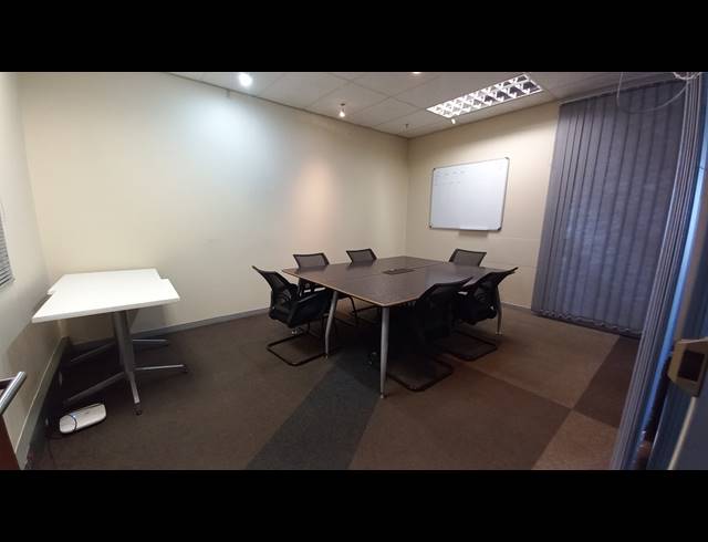 12,400M² WAREHOUSE TO LET IN JET PARK